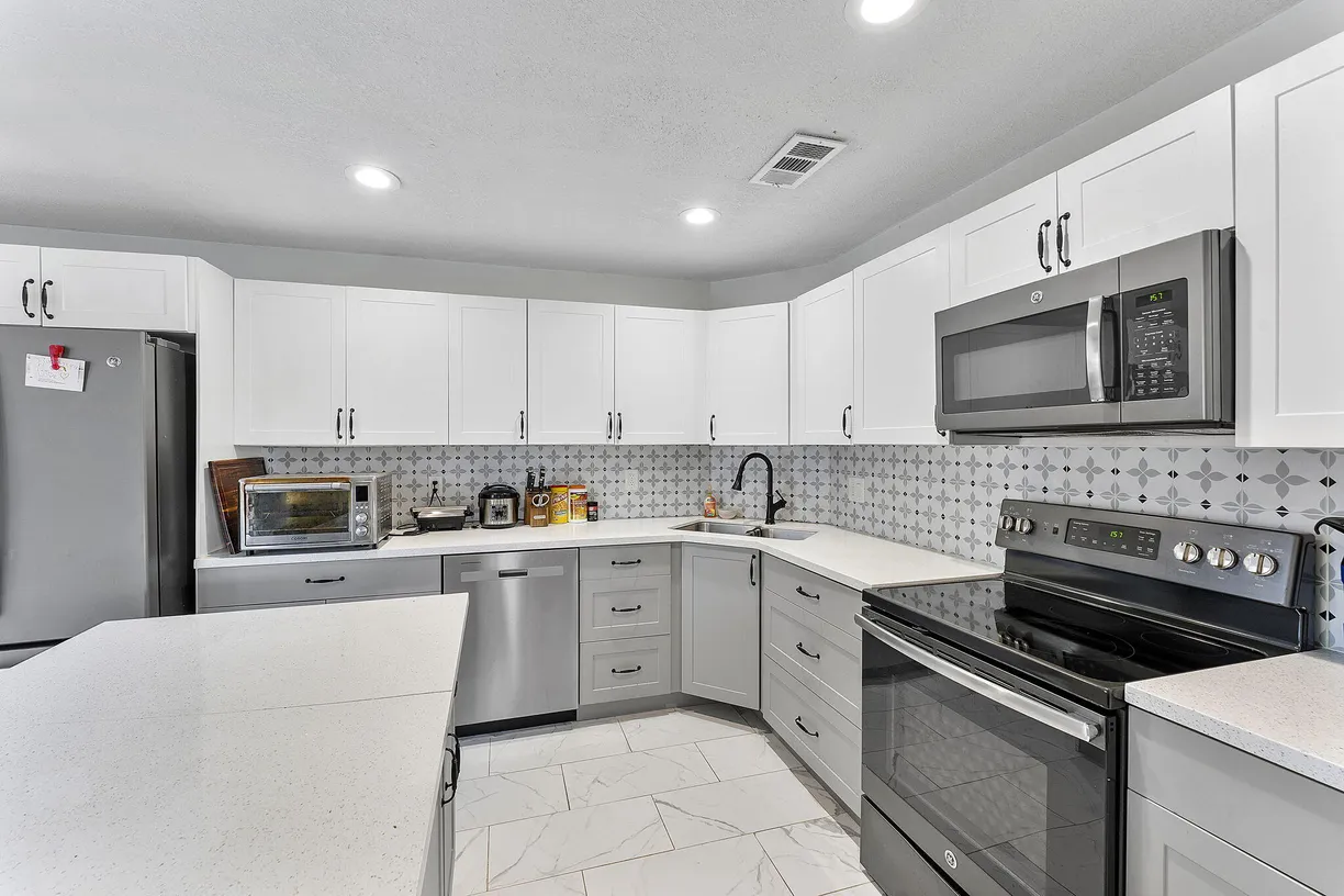 South Florida Real Estate | View 4443 Willow Pond Road, C | Listing