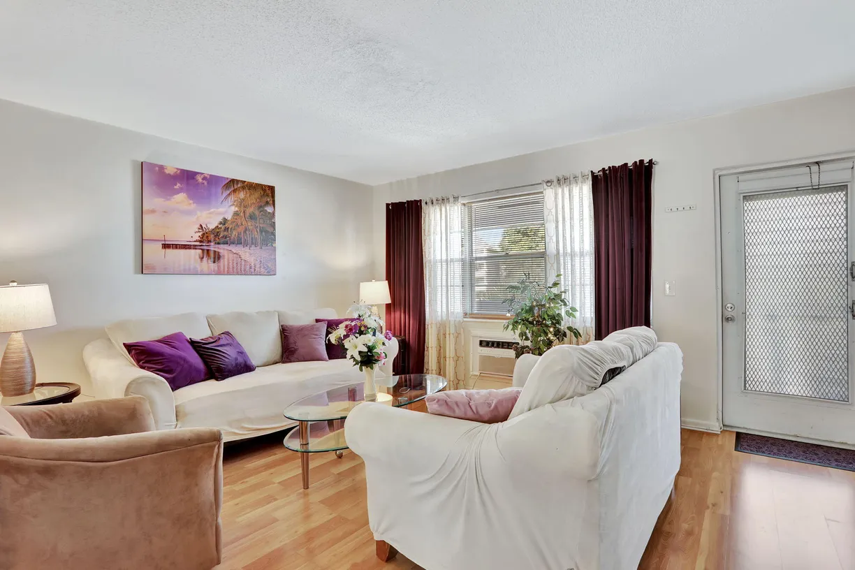 South Florida Real Estate | View 86 Lyndhurst D, D | Listing