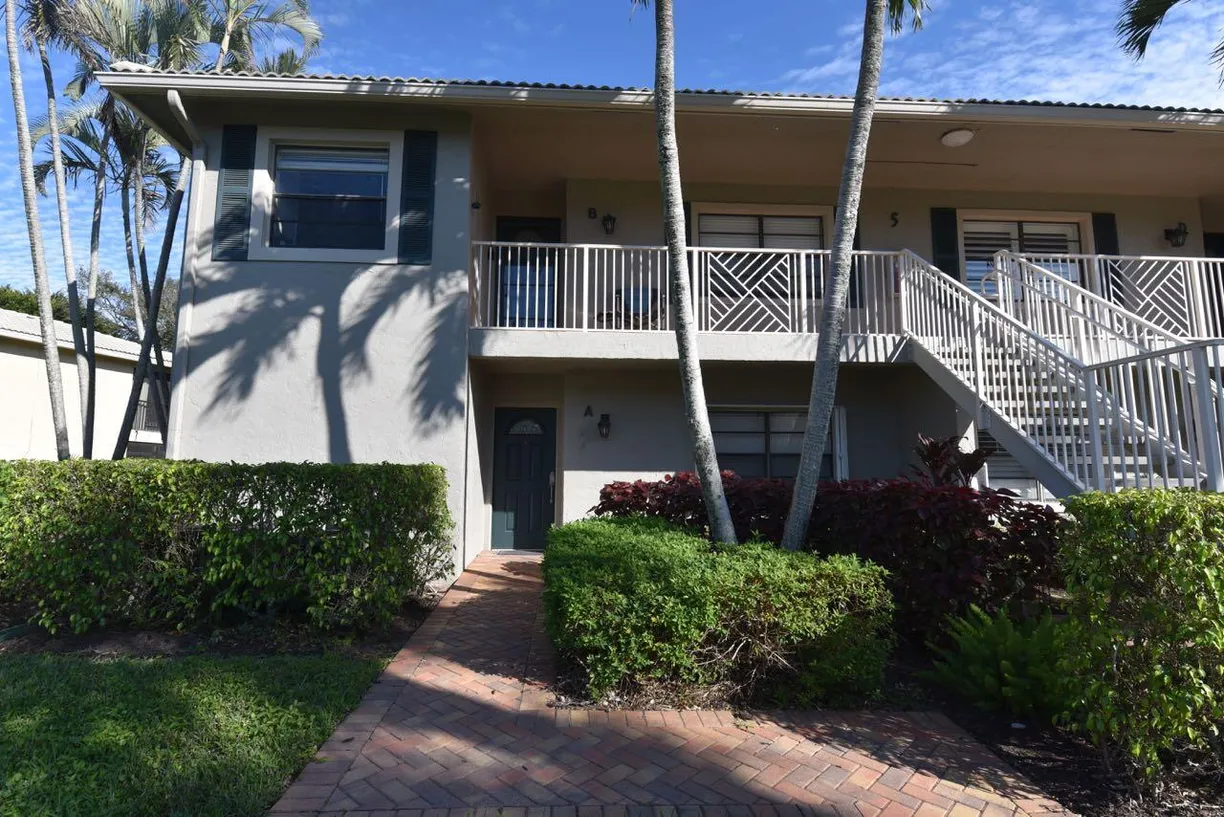 South Florida Real Estate | View 5 Stratford Drive, 5a | 2 Beds, 2 Baths