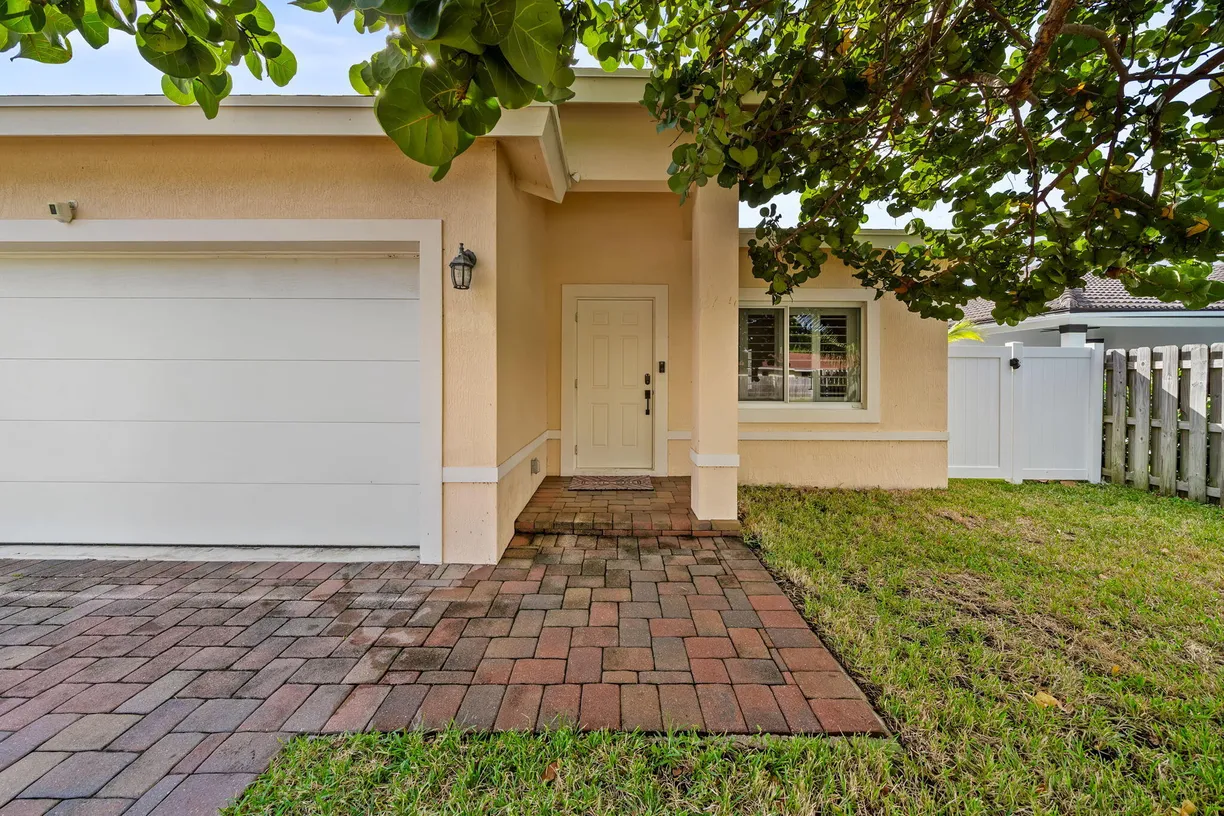 South Florida Real Estate | View 330 Reigle Avenue | Listing