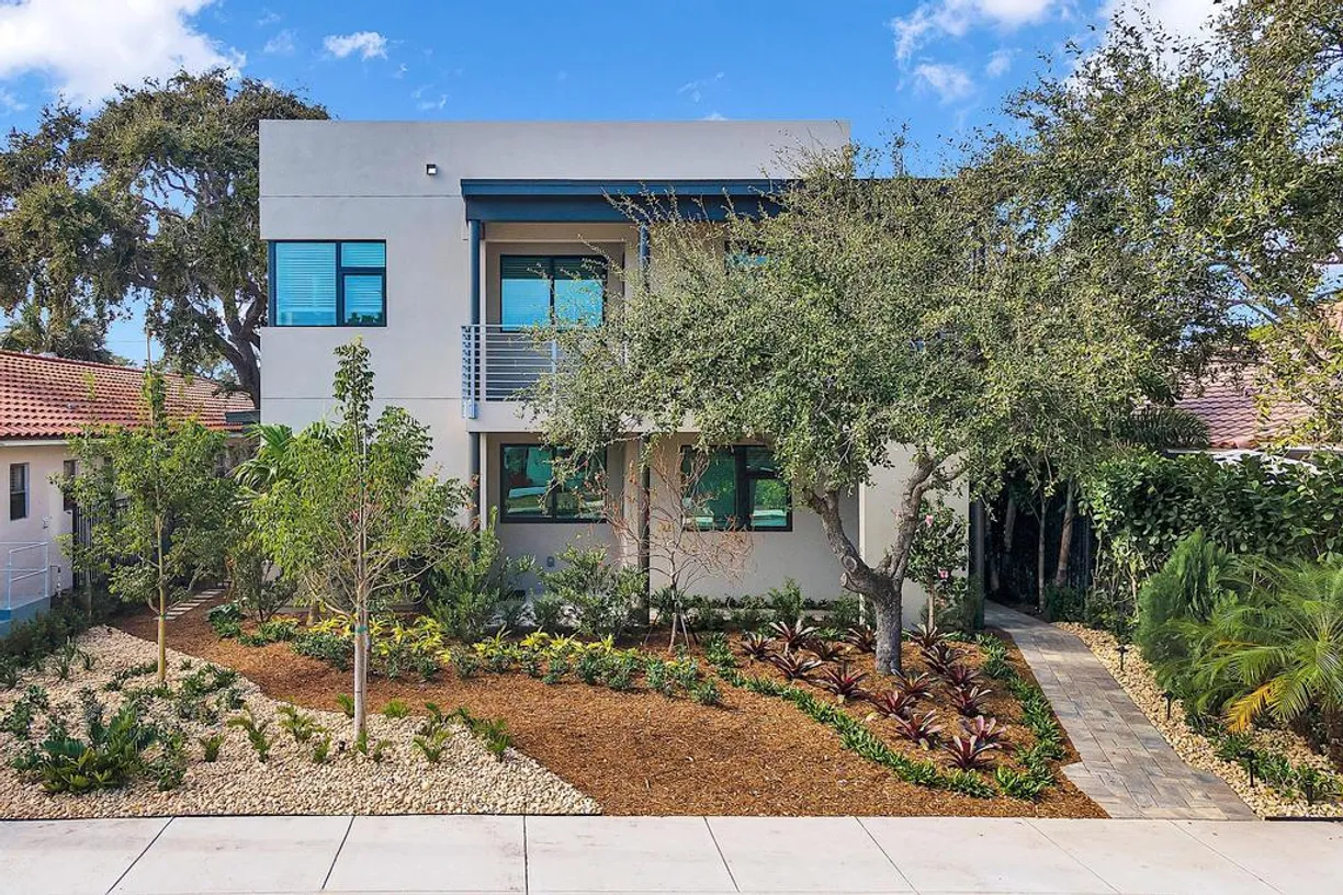 South Florida Real Estate | View 15 S Ocean Breeze, 1 E | Listing