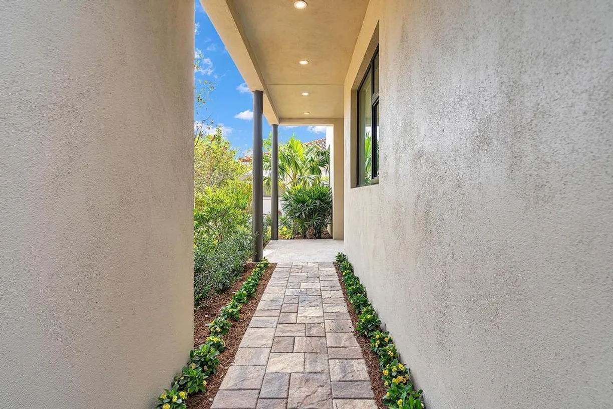 South Florida Real Estate | View 15 S Ocean Breeze, 1 E | Listing