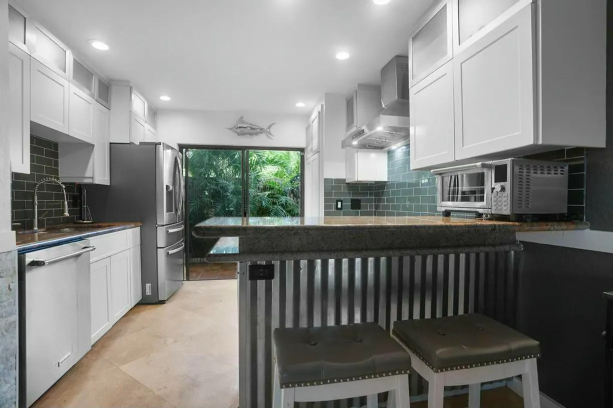 South Florida Real Estate | View 622 Mariners Way | Listing