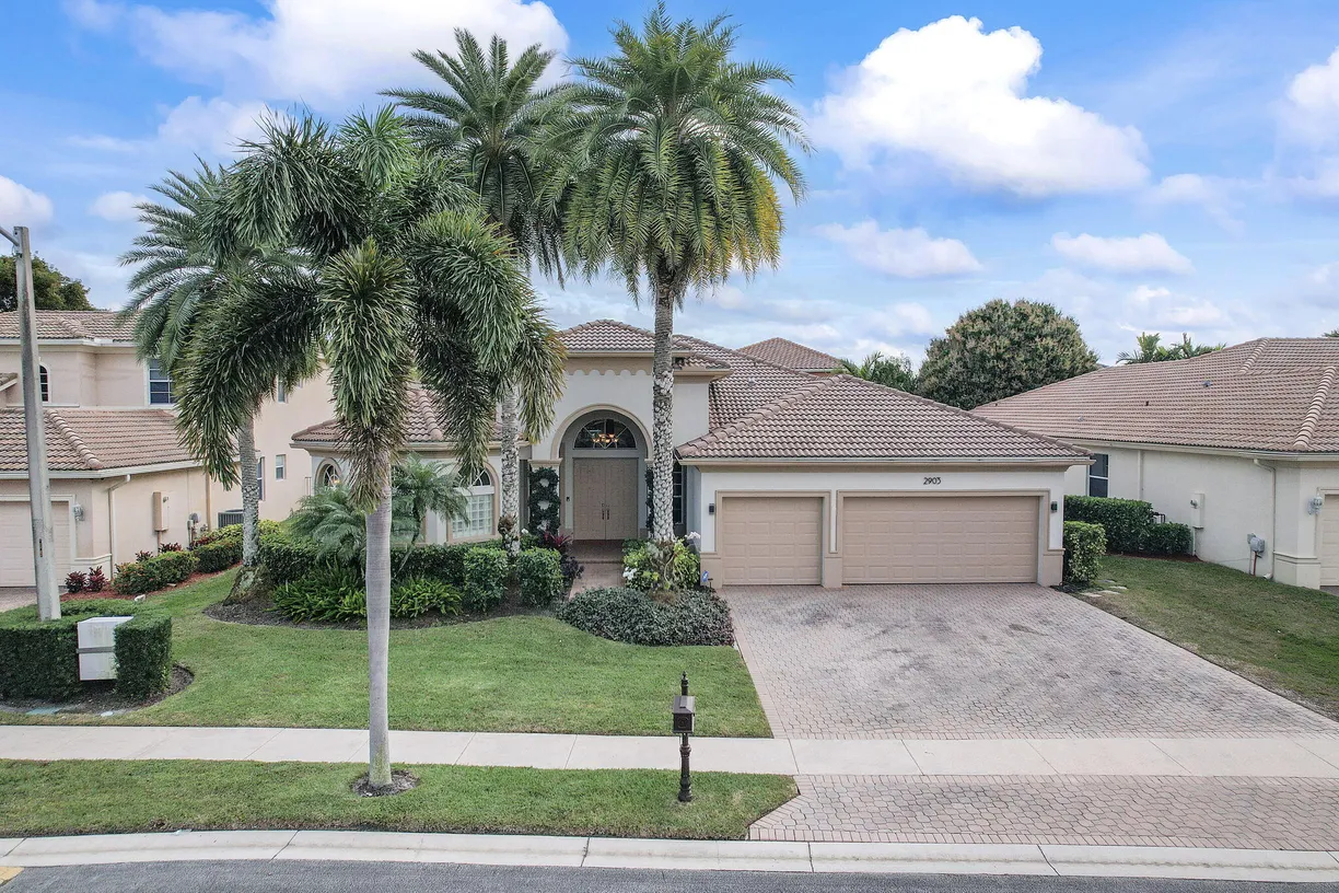 South Florida Real Estate | View 2903 Fontana Lane | 4 Beds, 3 Baths