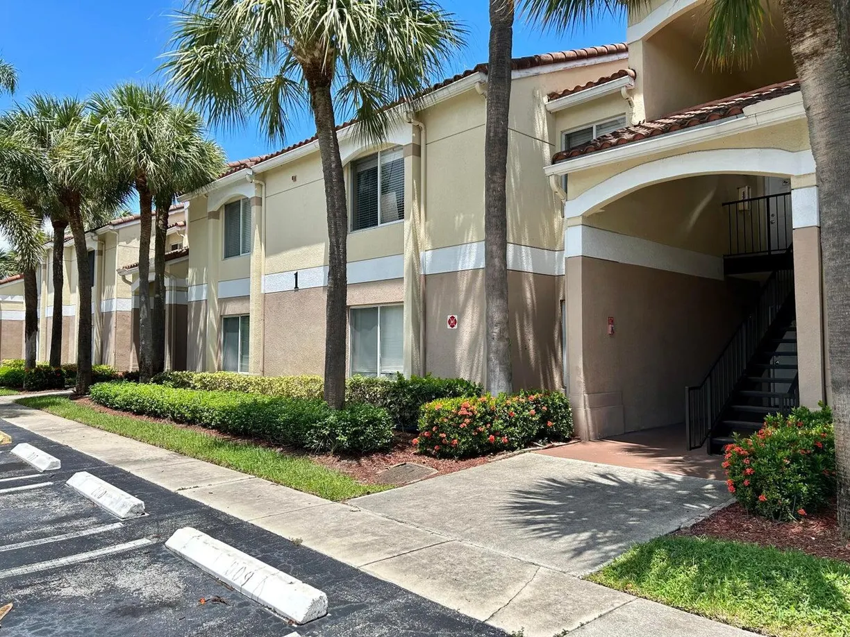 South Florida Real Estate | View 815 W Boynton Beach Boulevard, 1-205 | Listing