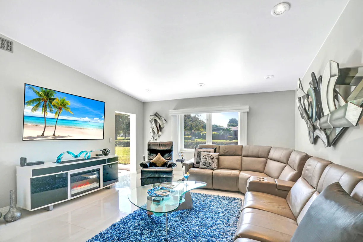 South Florida Real Estate | View 6140 Kings Gate Circle | 2 Beds, 2 Baths