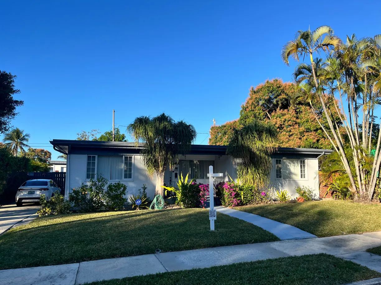 South Florida Real Estate | View 921 37th Street | 3 Beds, 1 Bath