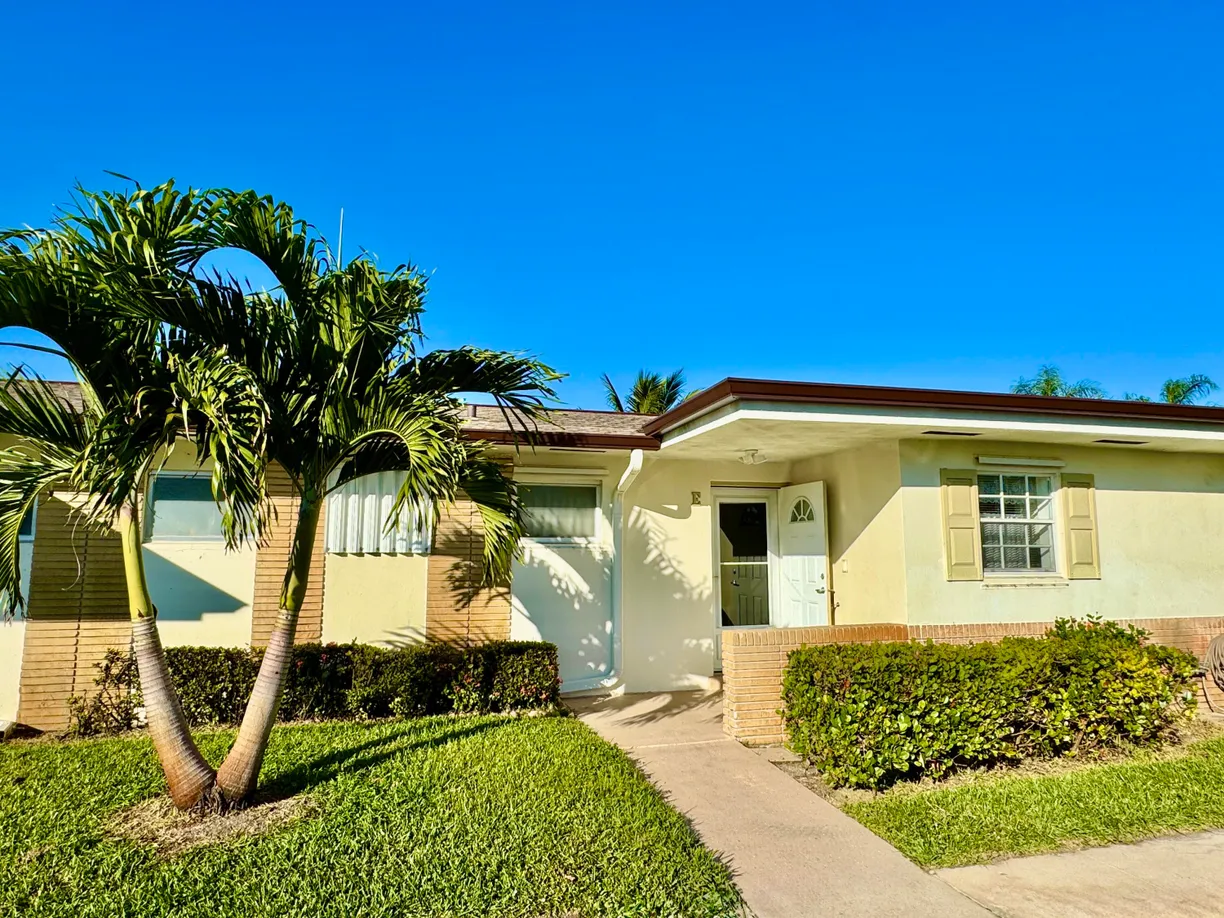 South Florida Real Estate | View 2864 E Crosley Drive, E | 1 Bed, 1 Bath