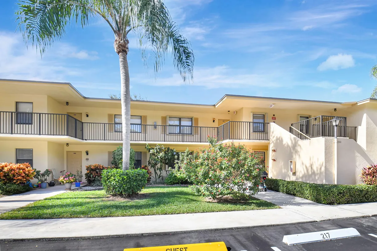 South Florida Real Estate | View 2900 SW 22nd Circle, 221f | 3 Beds, 2 Baths