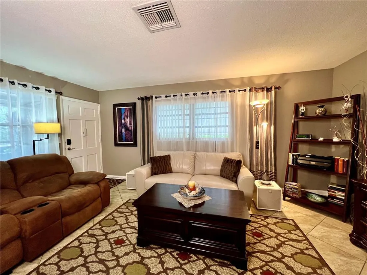 South Florida Real Estate | View 160 NE 8th Avenue, 1b | Listing