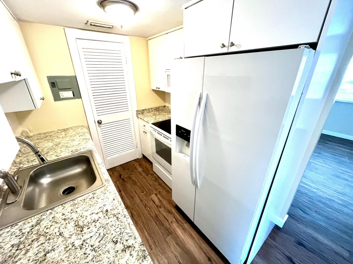 South Florida Real Estate | View 202 Lucerne Avenue, 6 | Listing