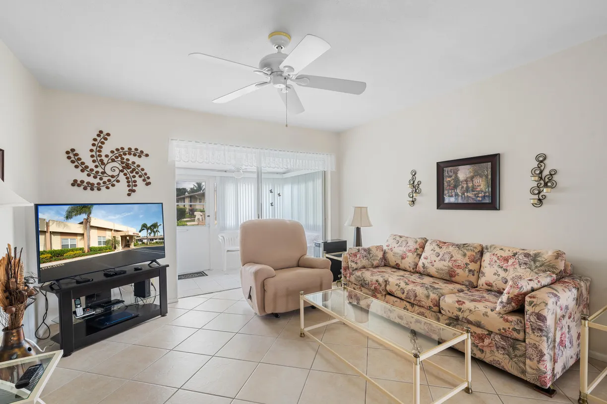 South Florida Real Estate | View 2832 W Crosley Drive, E | Listing