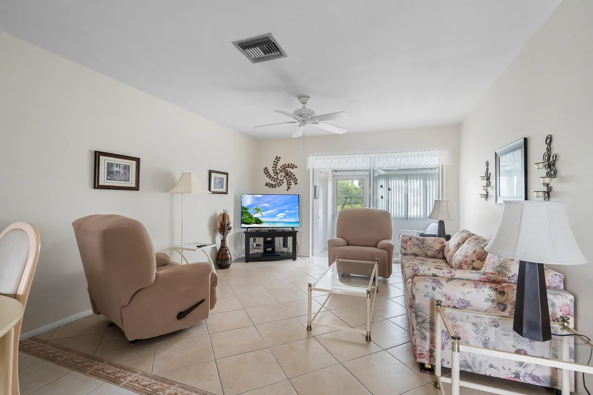 South Florida Real Estate | View 2832 W Crosley Drive, E | Listing