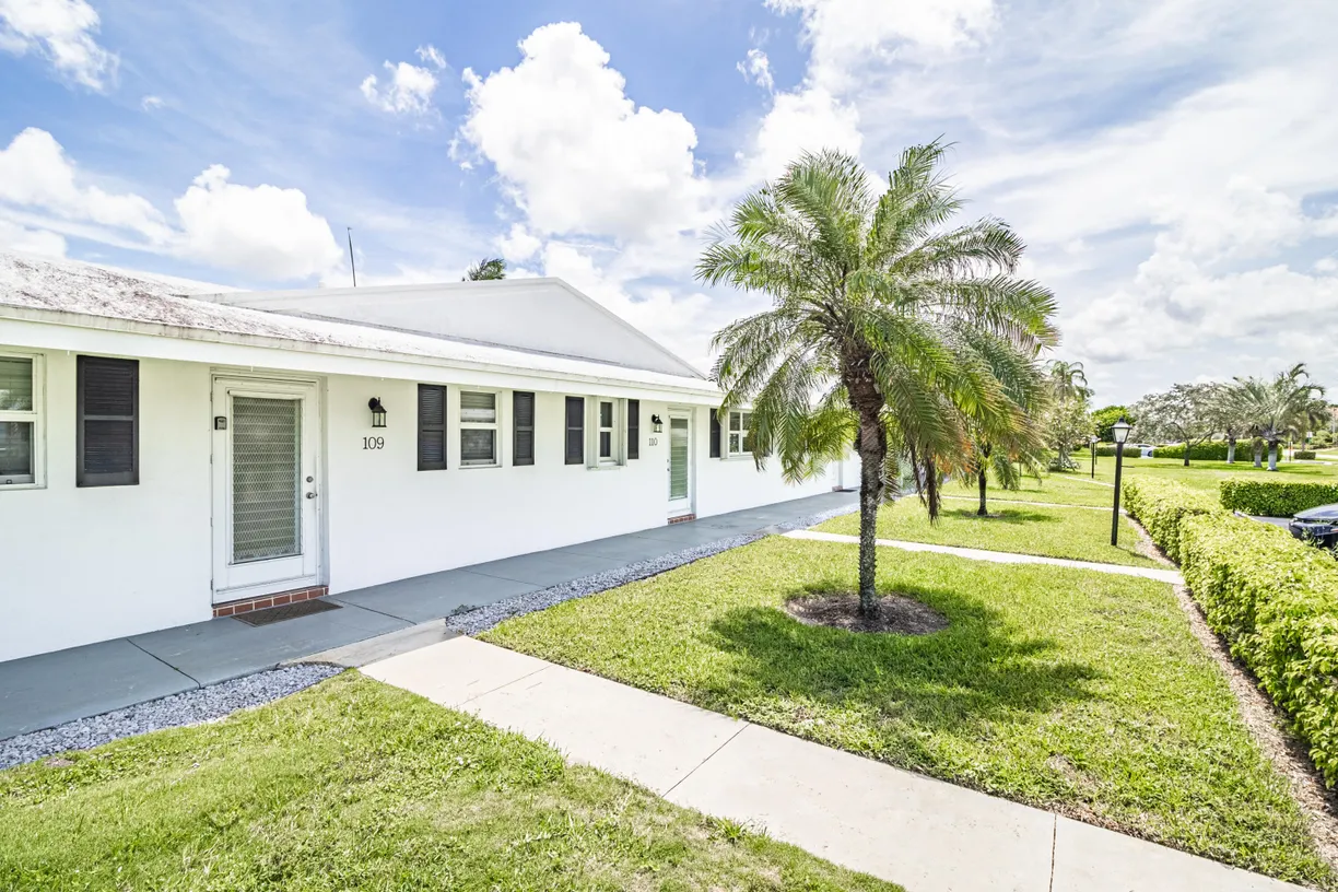 South Florida Real Estate | View 1802 Ocean Drive, 109 | 2 Beds, 1 Bath