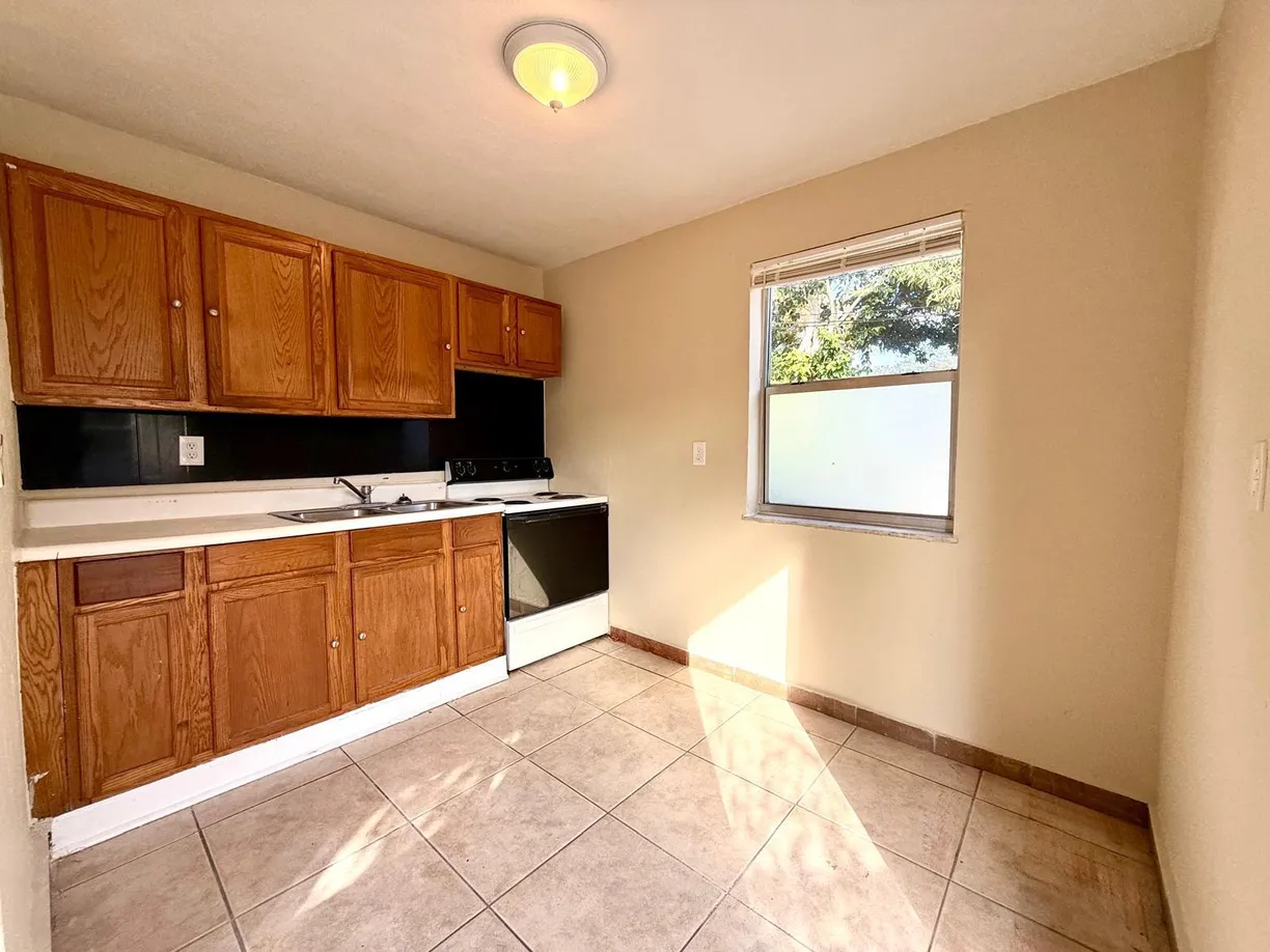 South Florida Real Estate | View 817 2nd Street, 4 | Listing