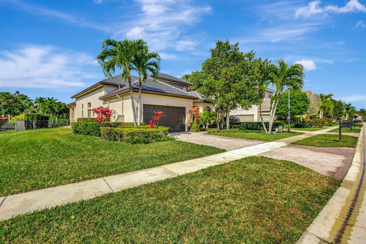 South Florida Real Estate | View 3553 Collonade Drive | Listing