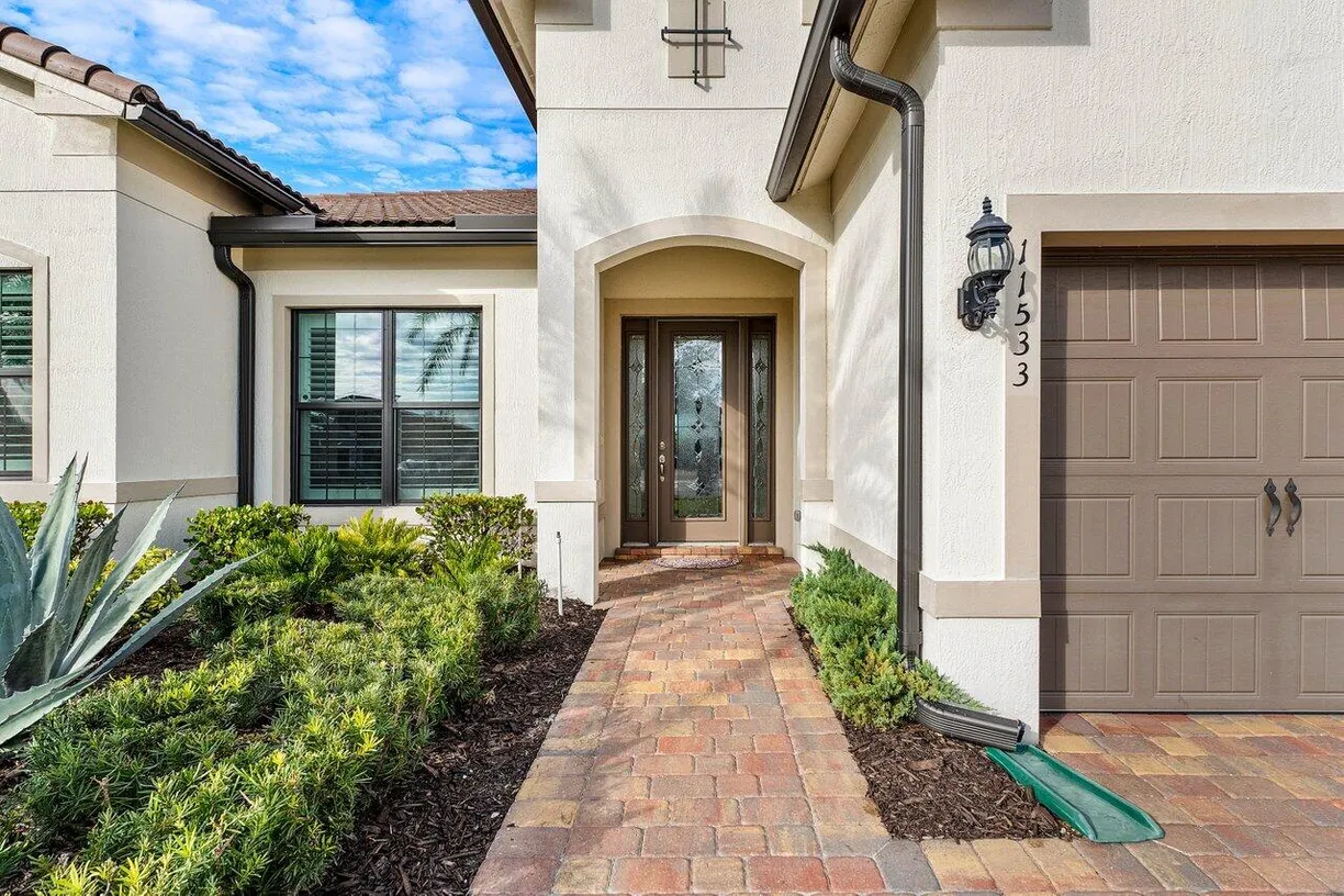 South Florida Real Estate | View 11533 Jeannine Street | Listing