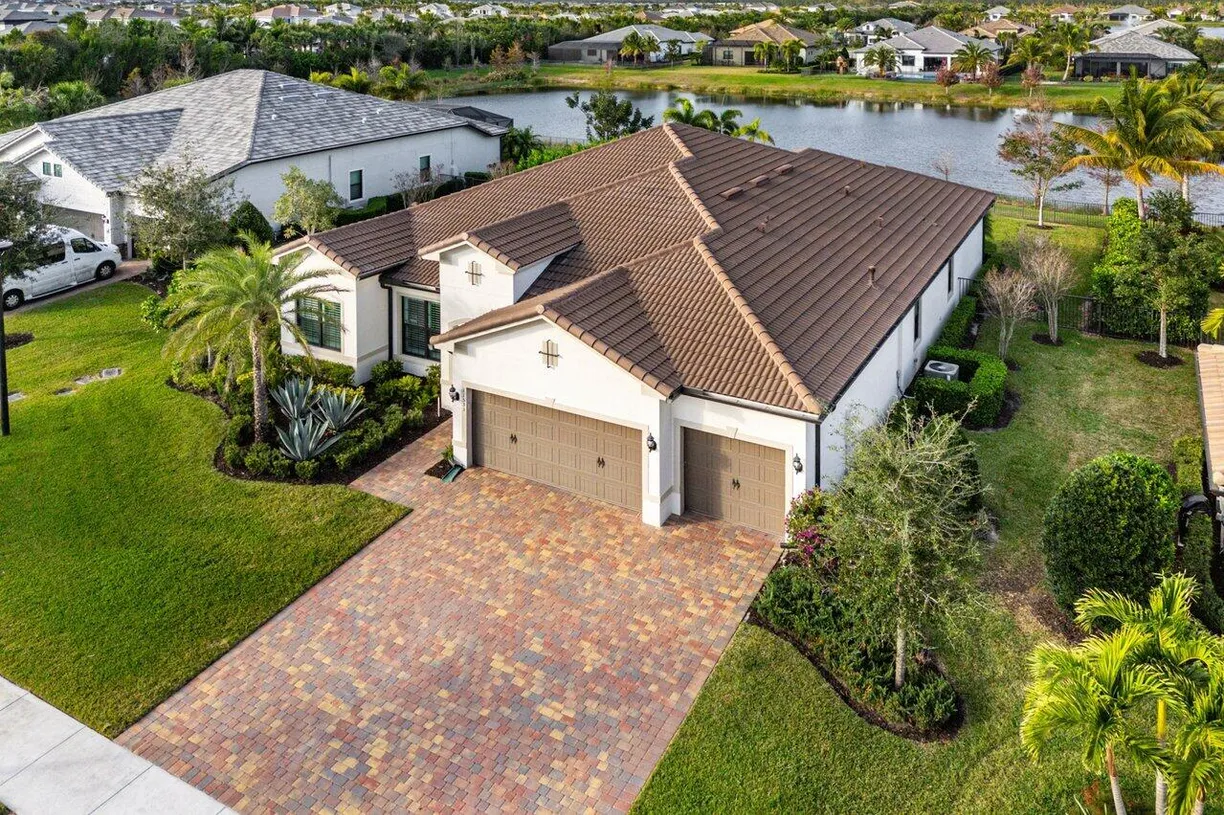 South Florida Real Estate | View 11533 Jeannine Street | Listing