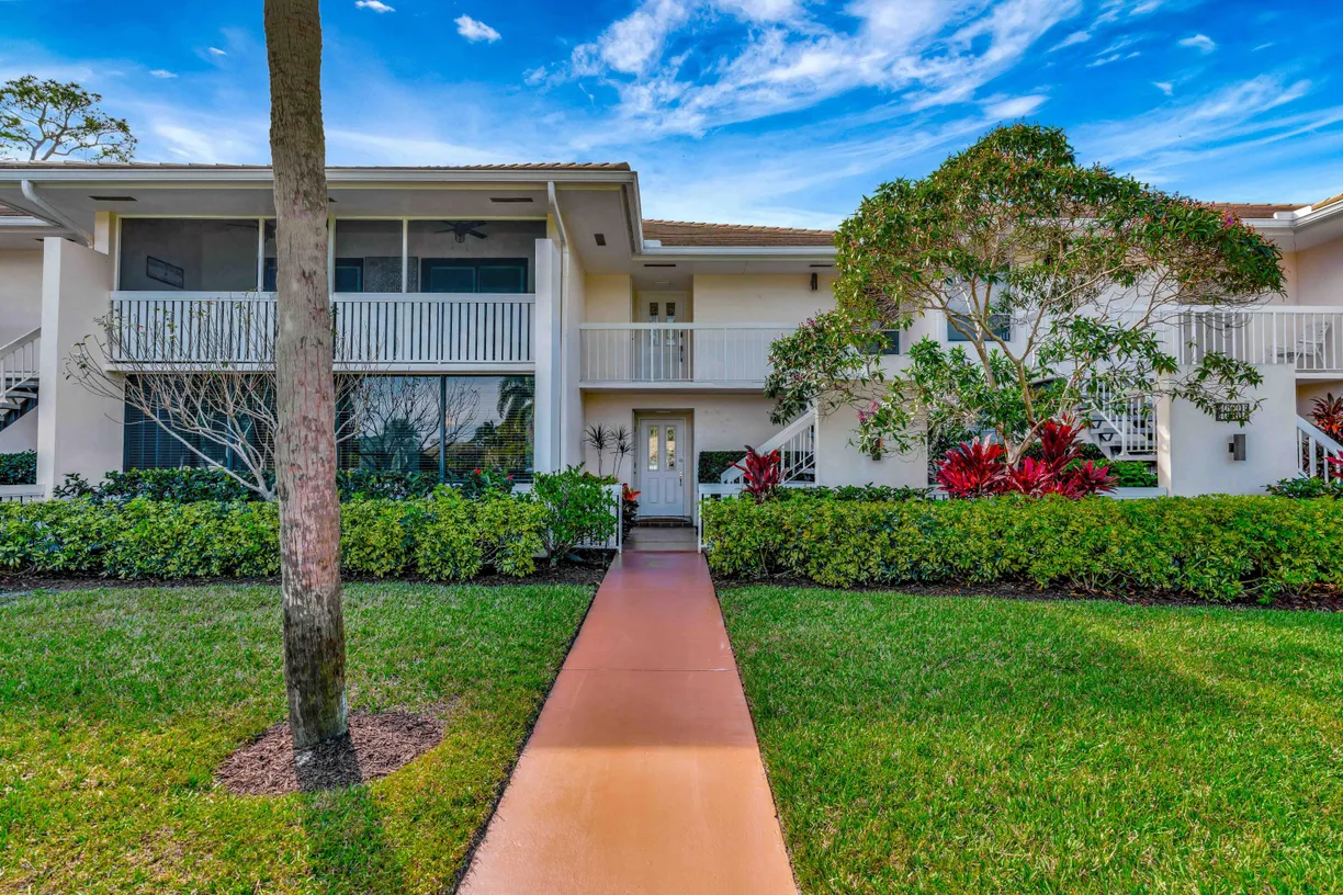 South Florida Real Estate | View 4660 SW Parkgate Boulevard, C | 3 Beds, 2 Baths