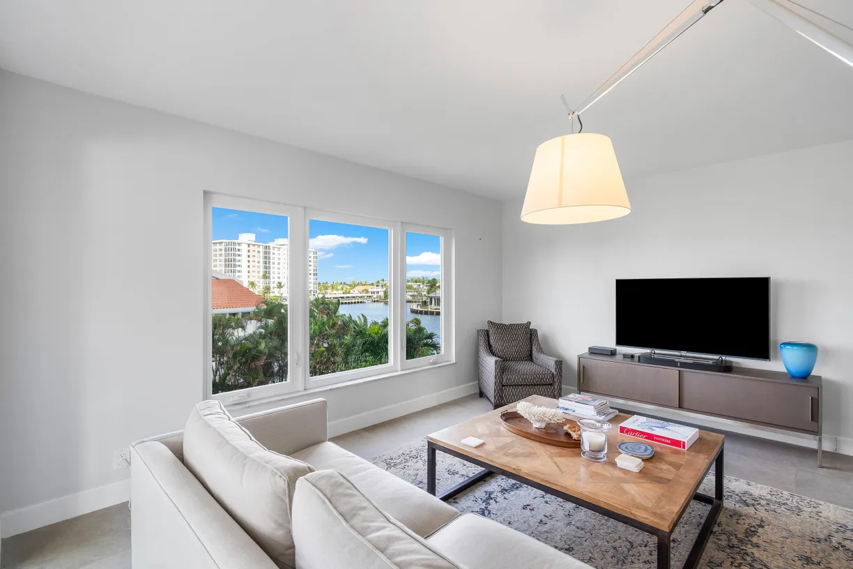 South Florida Real Estate | View 555 SE 6th Avenue, 3h | Listing
