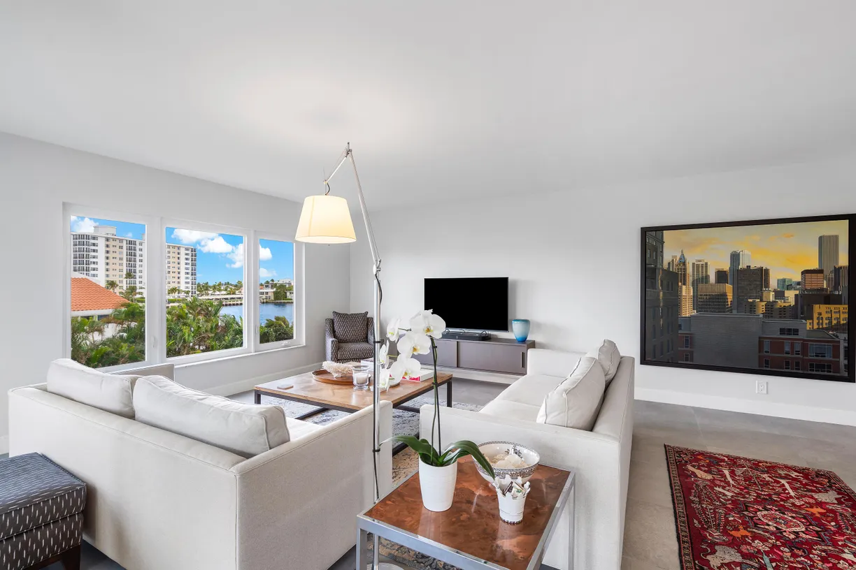 South Florida Real Estate | View 555 SE 6th Avenue, 3h | Listing