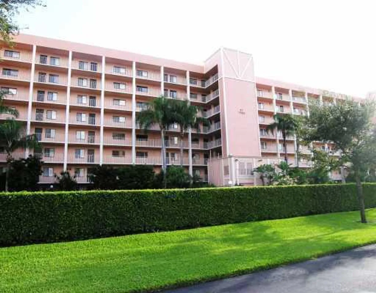 South Florida Real Estate | View 7290 Kinghurst Drive, 405 | 2 Beds, 2 Baths