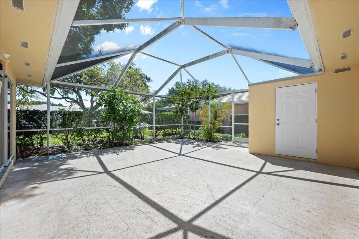 South Florida Real Estate | View 2904 Lakemont Court | Listing