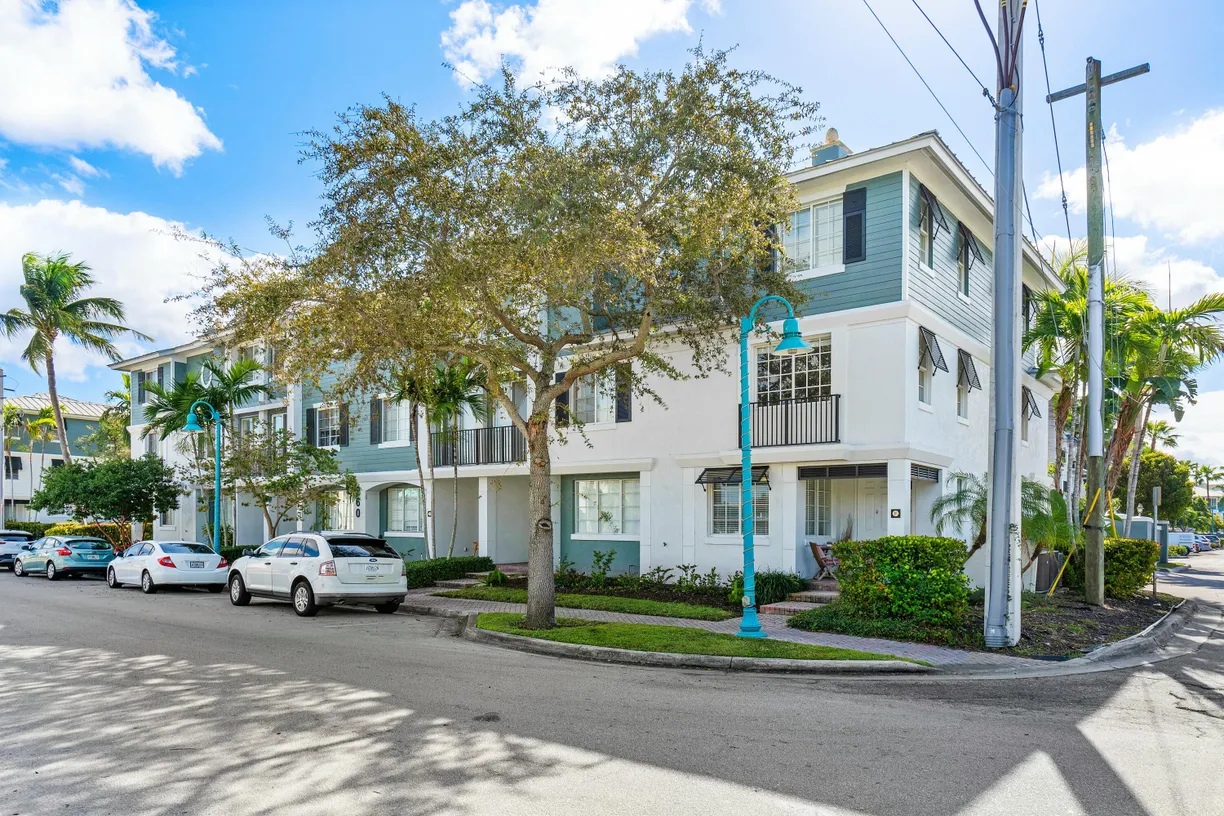 South Florida Real Estate | View 260 NE 3rd Street, 4-F | 3 Beds, 3 Baths