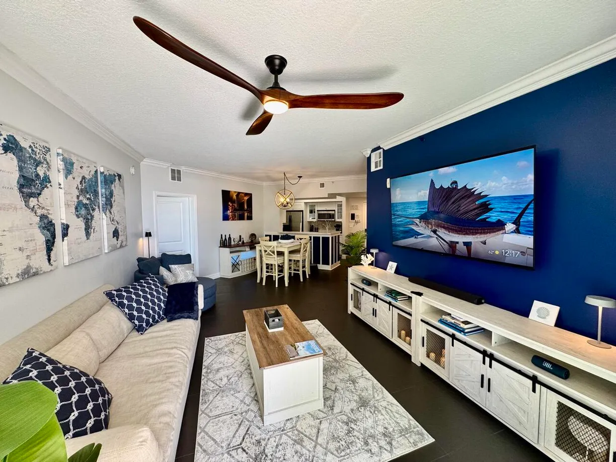 South Florida Real Estate | View 815 NW Flagler Avenue, 206 | 2 Beds, 2 Baths