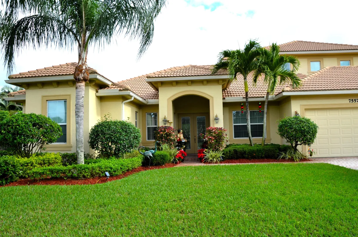 South Florida Real Estate | View 7557 SE Laque Circle | 5 Beds, 4 Baths