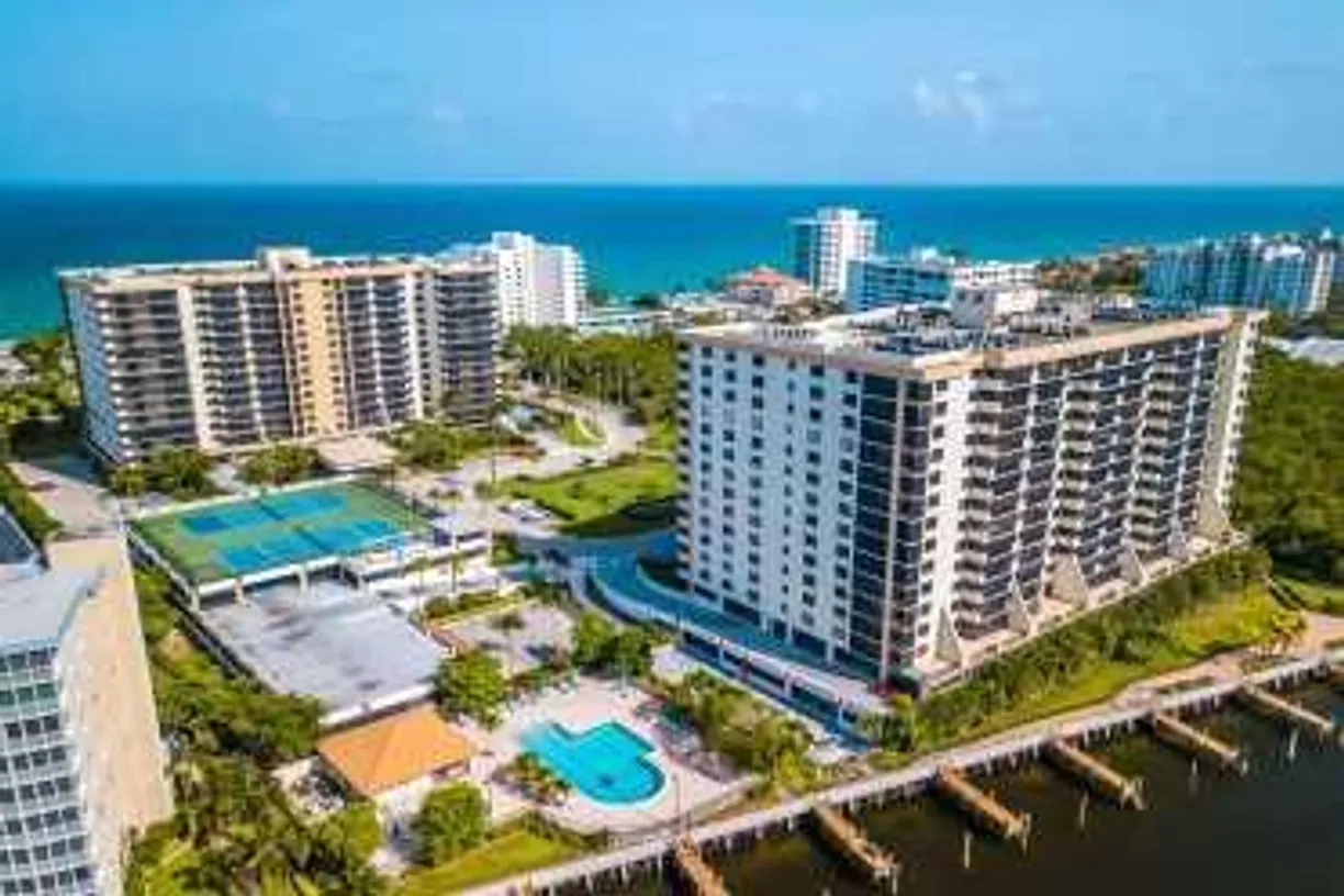 South Florida Real Estate | View 3420 S Ocean Boulevard, 3p | 2 Beds, 2 Baths