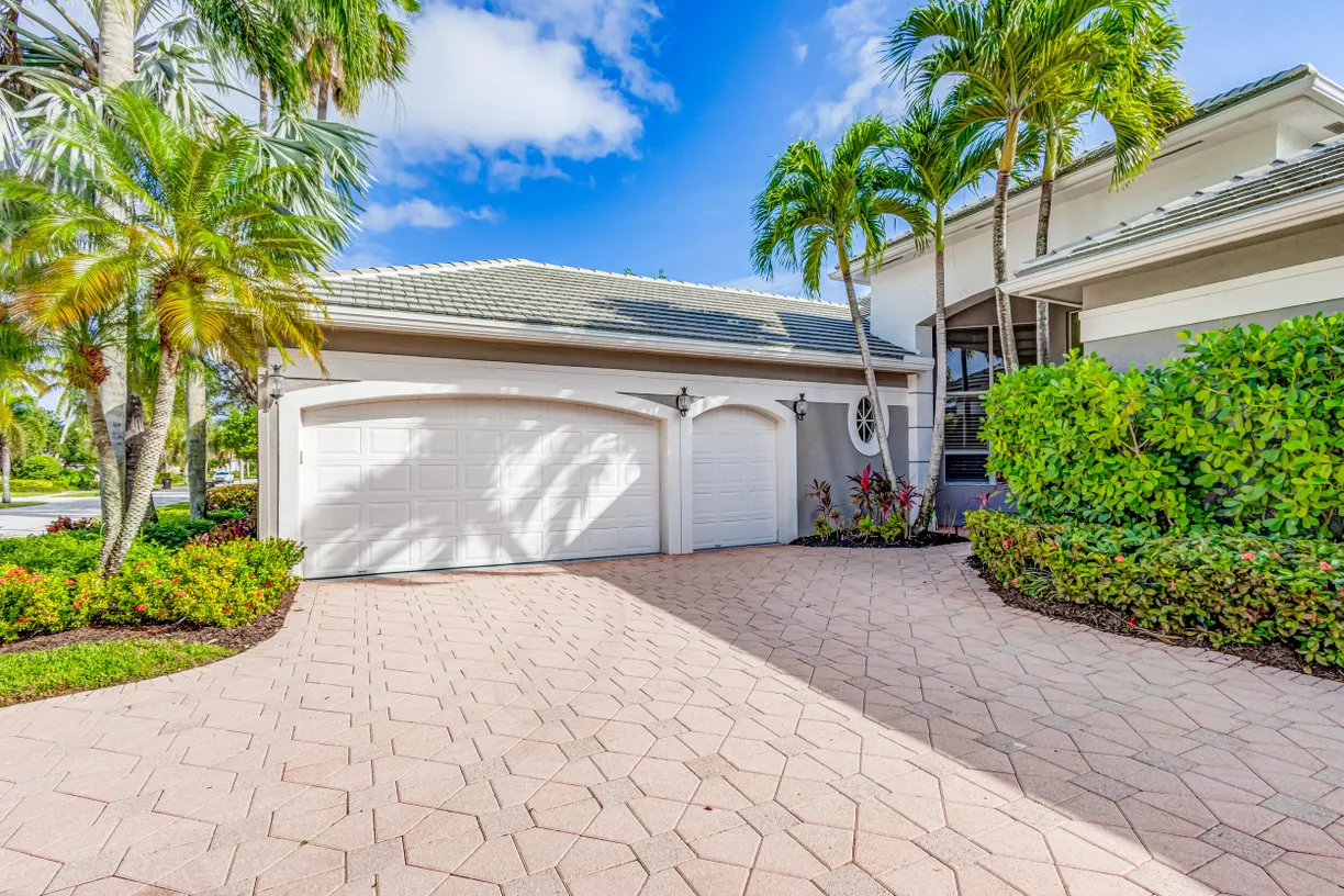 South Florida Real Estate | View 8814 Lakes Boulevard | Listing
