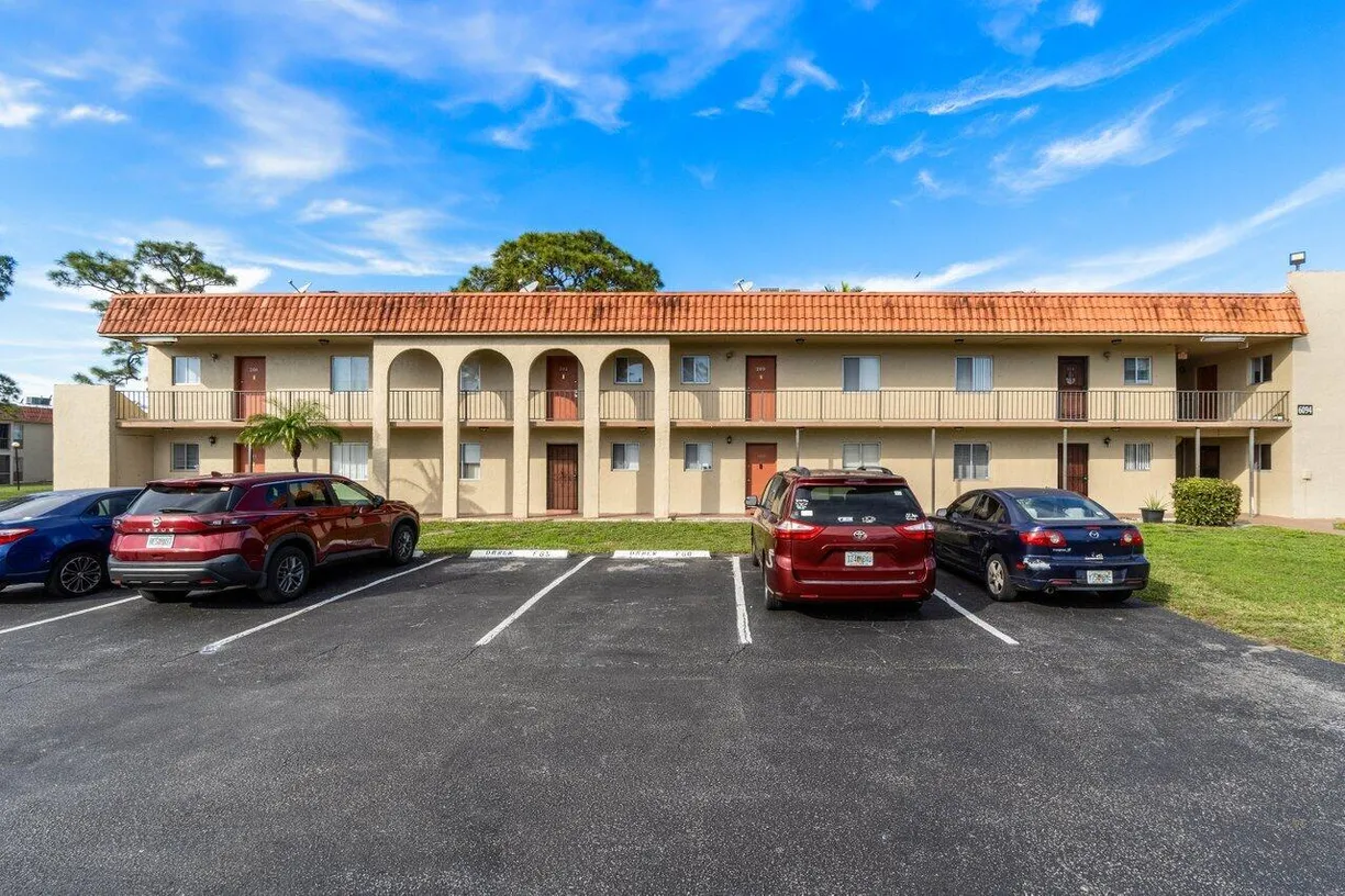 South Florida Real Estate | View 6094 Forest Hill Boulevard, 205 | 1 Bed, 1 Bath