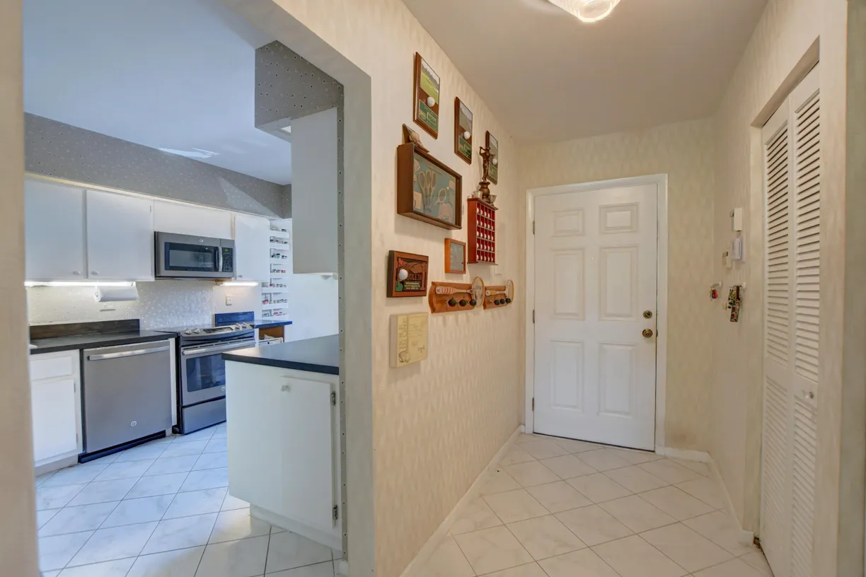 South Florida Real Estate | View 8 Westgate Lane, D | Listing