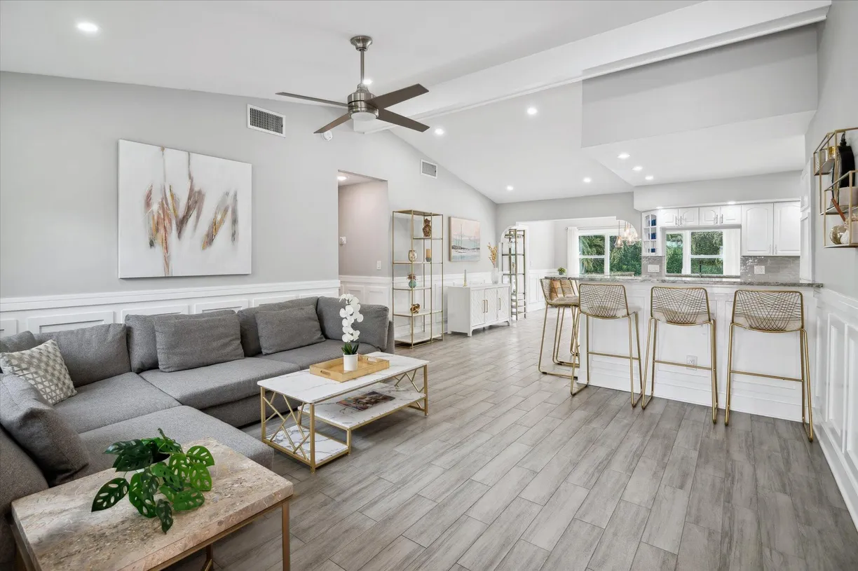 South Florida Real Estate | View 258 Avalon Avenue | Listing