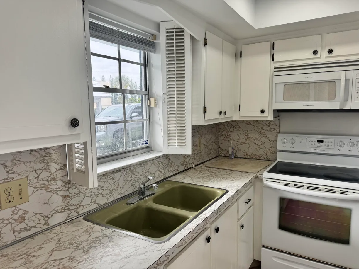 South Florida Real Estate | View 907 Marina Drive, 107 | Listing