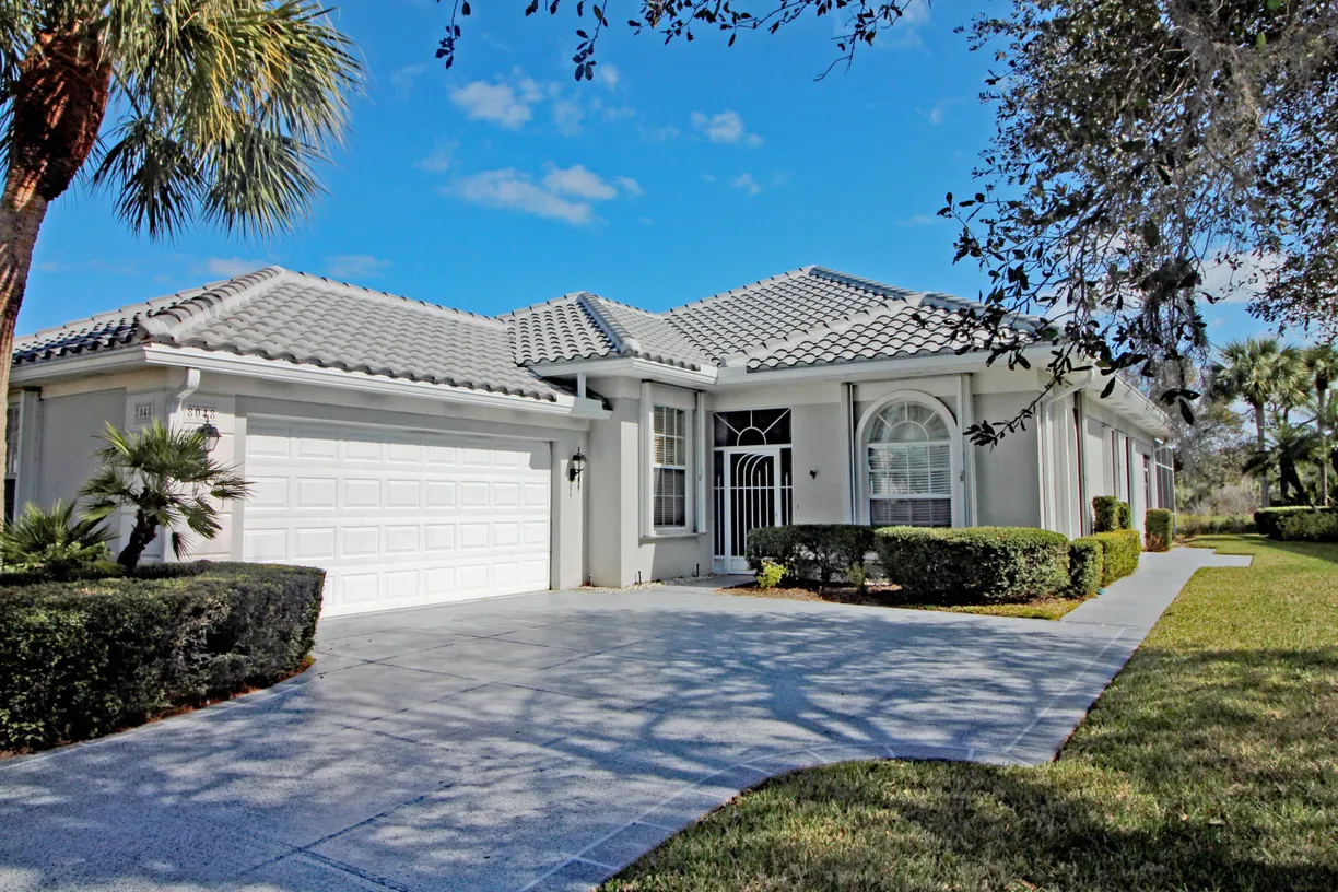 South Florida Real Estate | View 8048 SE Double Tree Drive | 3 Beds, 2 Baths