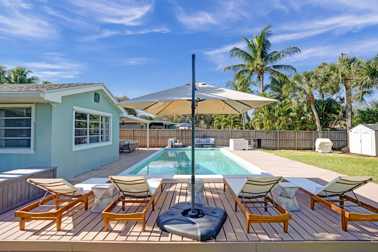 South Florida Real Estate | View 123 SE 25th Avenue | Listing