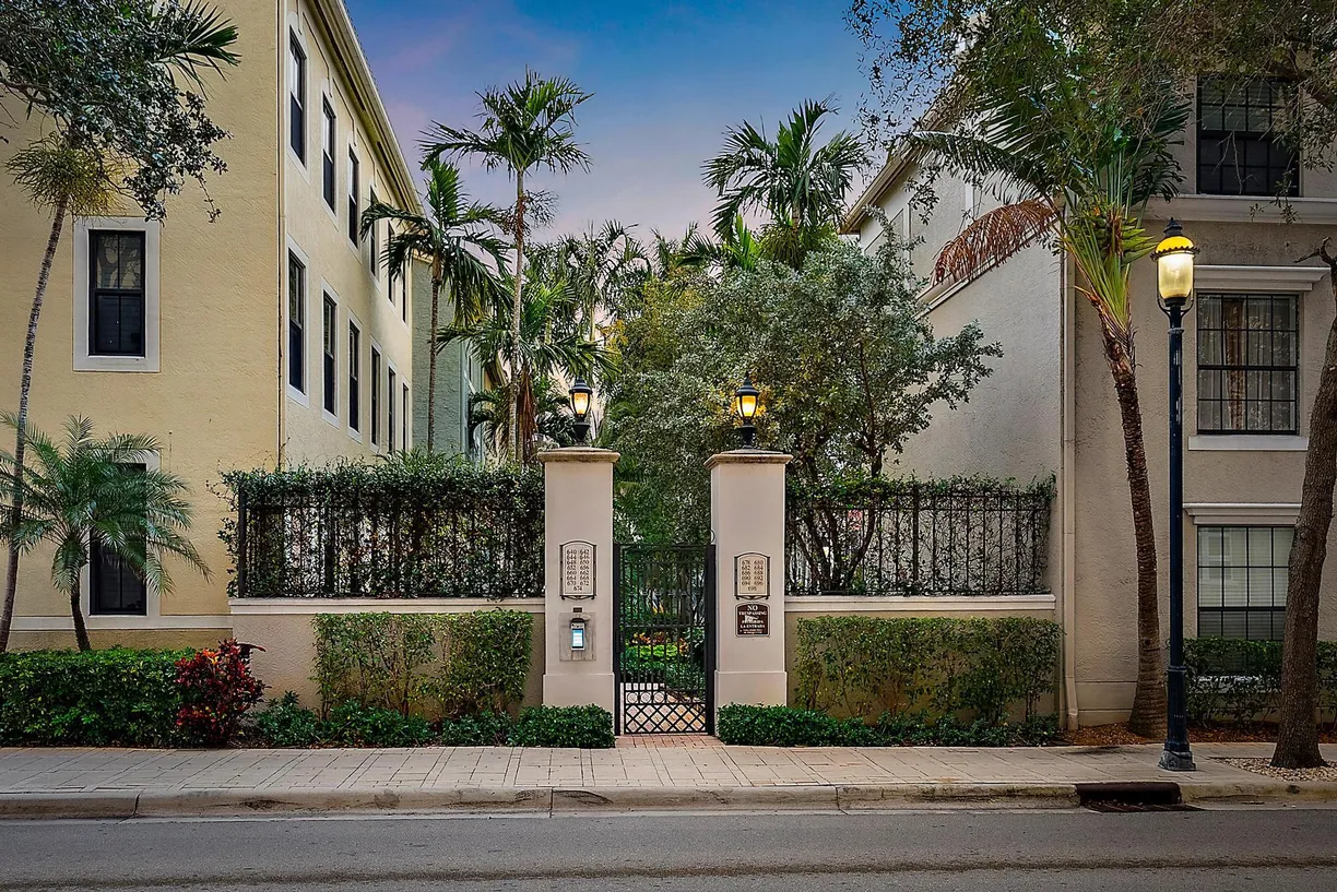 South Florida Real Estate | View 560 S Sapodilla Avenue, 302 | Listing