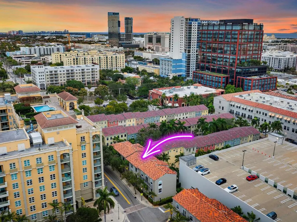 South Florida Real Estate | View 560 S Sapodilla Avenue, 302 | 1 Bed, 1 Bath