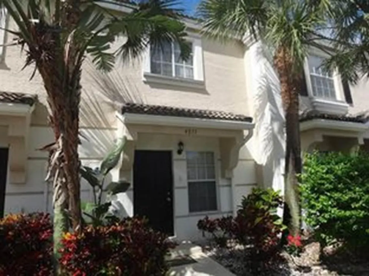 South Florida Real Estate | View 4851 Palmbrooke Terrace | 2 Beds, 2 Baths