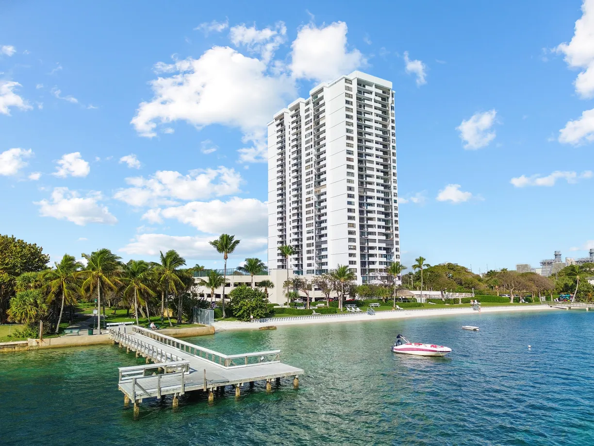 South Florida Real Estate | View 5600 N Flagler Drive, 2404 | 2 Beds, 2 Baths