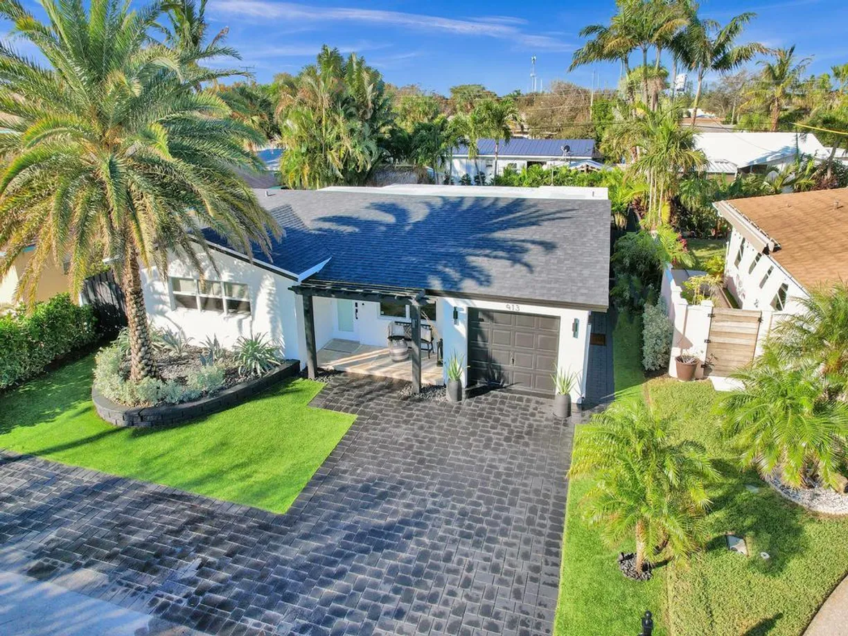 South Florida Real Estate | View 913 S Lakeside Place | Listing