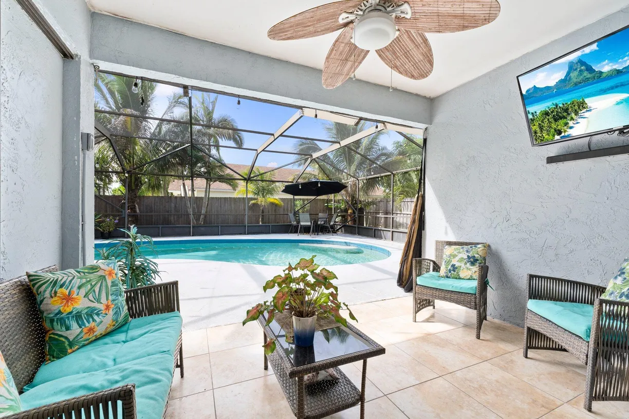 South Florida Real Estate | View 5280 SE Dell Street | Listing