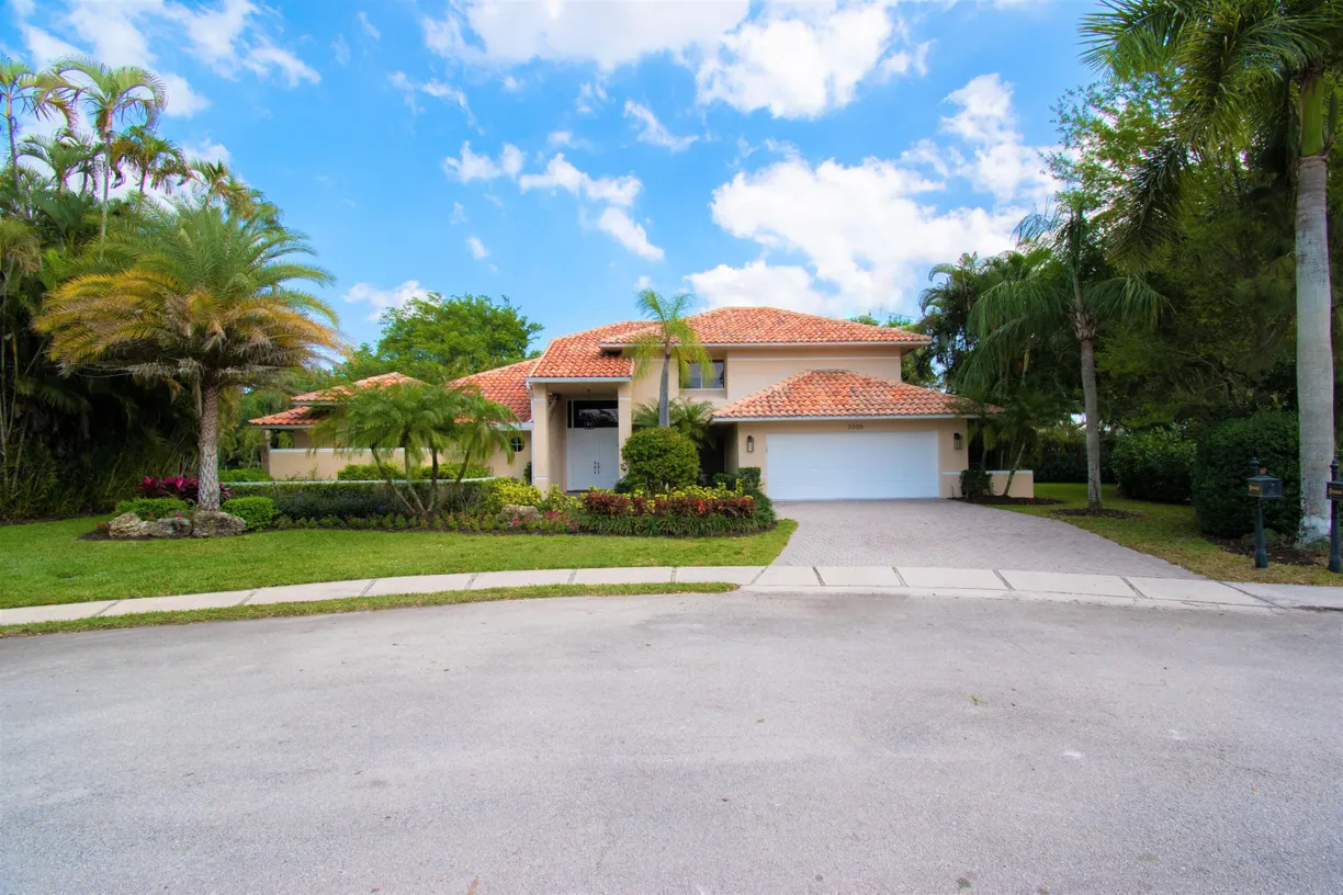 South Florida Real Estate | View 3005 Hampton Circle | Listing