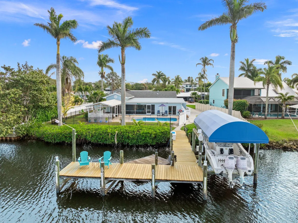 South Florida Real Estate | View 642 SW Pine Tree Lane | 3 Beds, 2 Baths