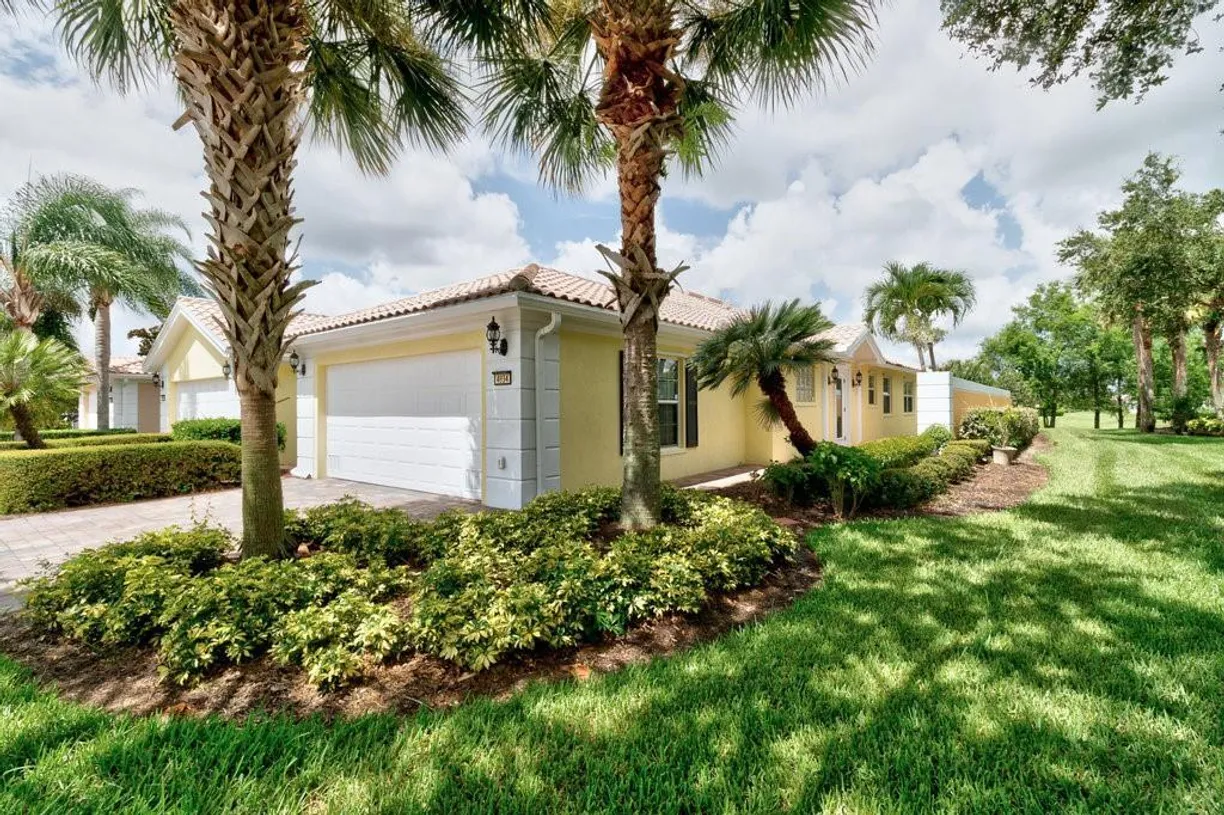 South Florida Real Estate | View 4934 Corsica Square | 2 Beds, 2 Baths