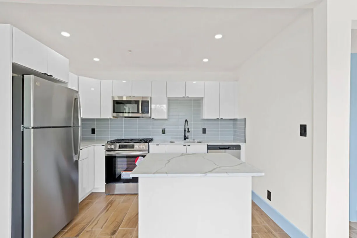 South Florida Real Estate | View 2032 N Dixie Hwy Highway, 9 | Listing