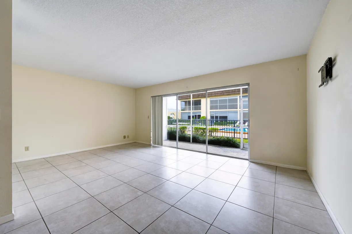 South Florida Real Estate | View 342 Southwind Drive, 121 | Listing