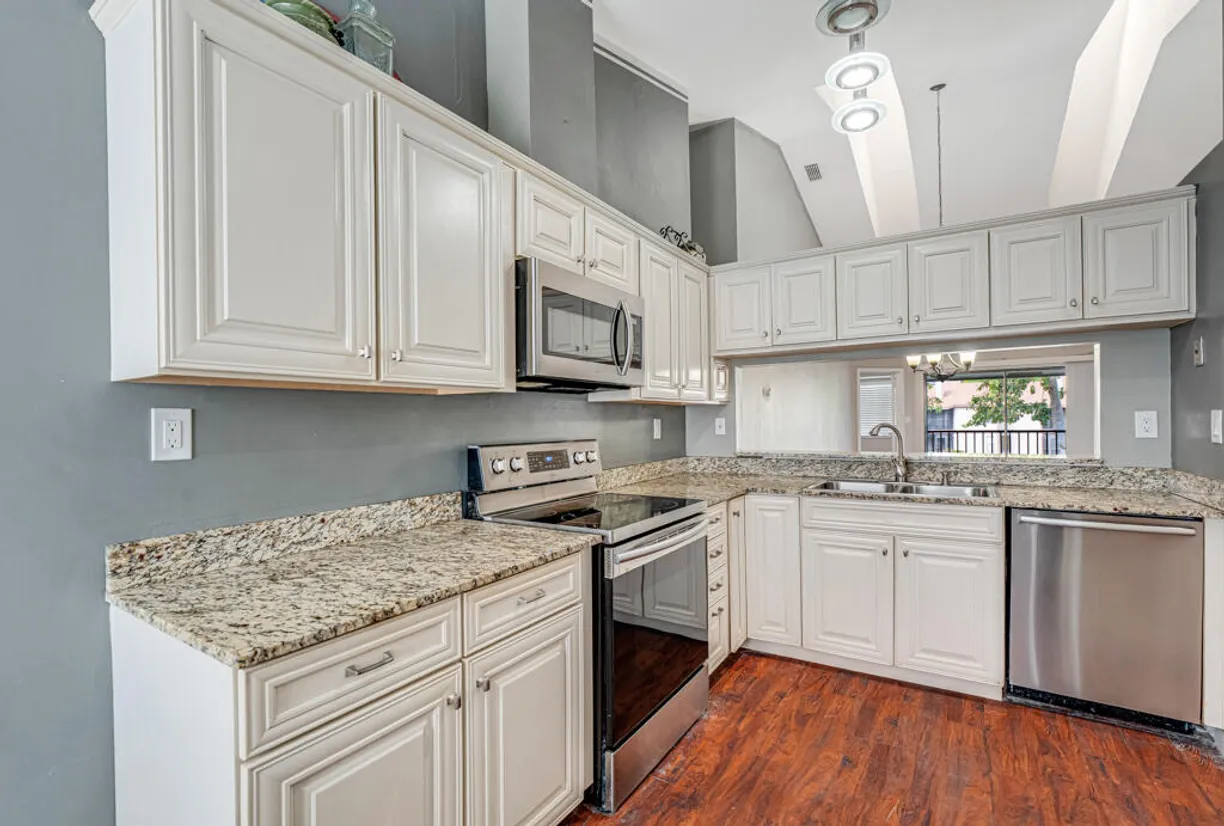 South Florida Real Estate | View 911 Harbour Pointe Way | Listing